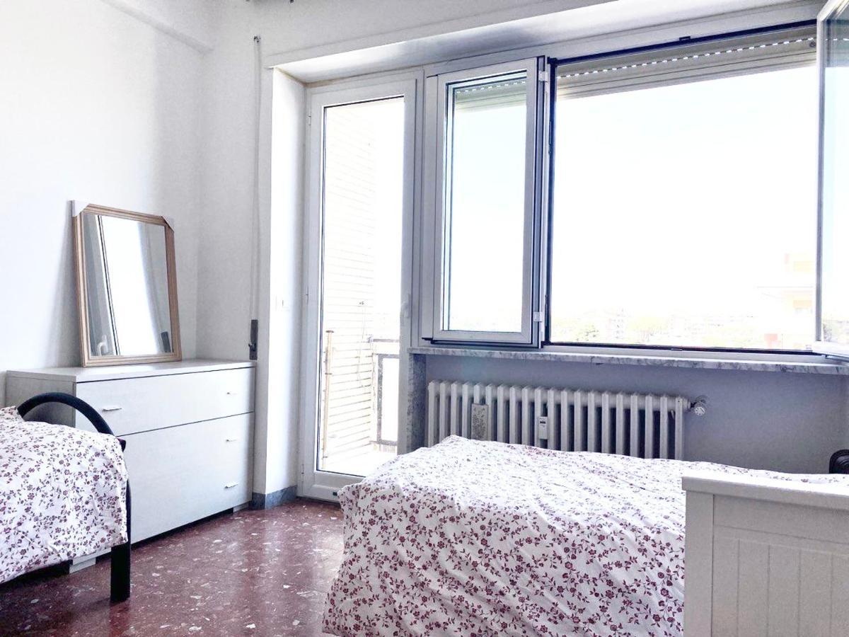 Bed and Breakfast Female Dormitory For Only Female Рим Екстер'єр фото