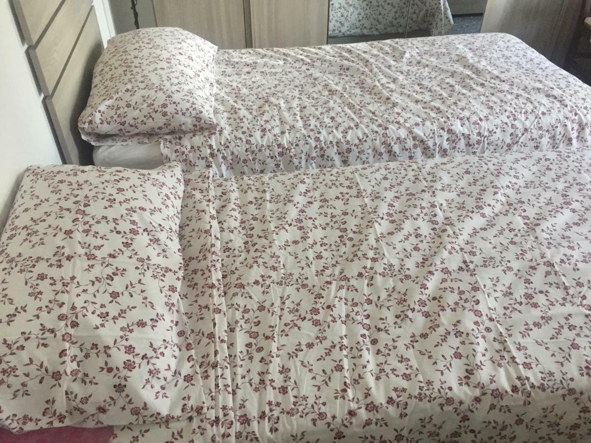 Bed and Breakfast Female Dormitory For Only Female Рим Екстер'єр фото
